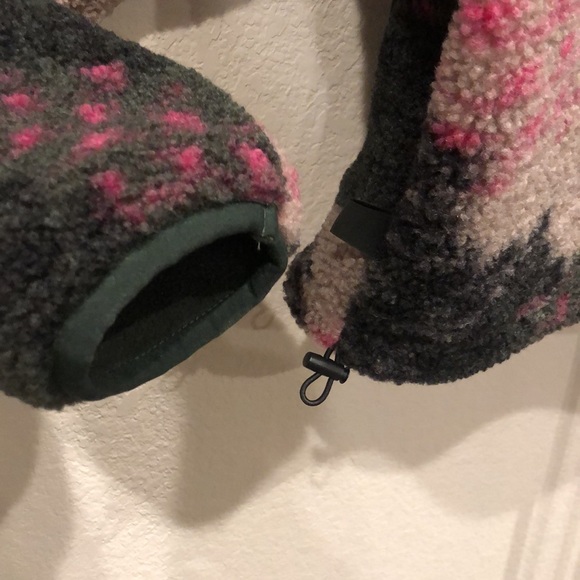 NWOT! Joy lab 1/2 zip camo faux sherpa pullover - Picture 9 of 9